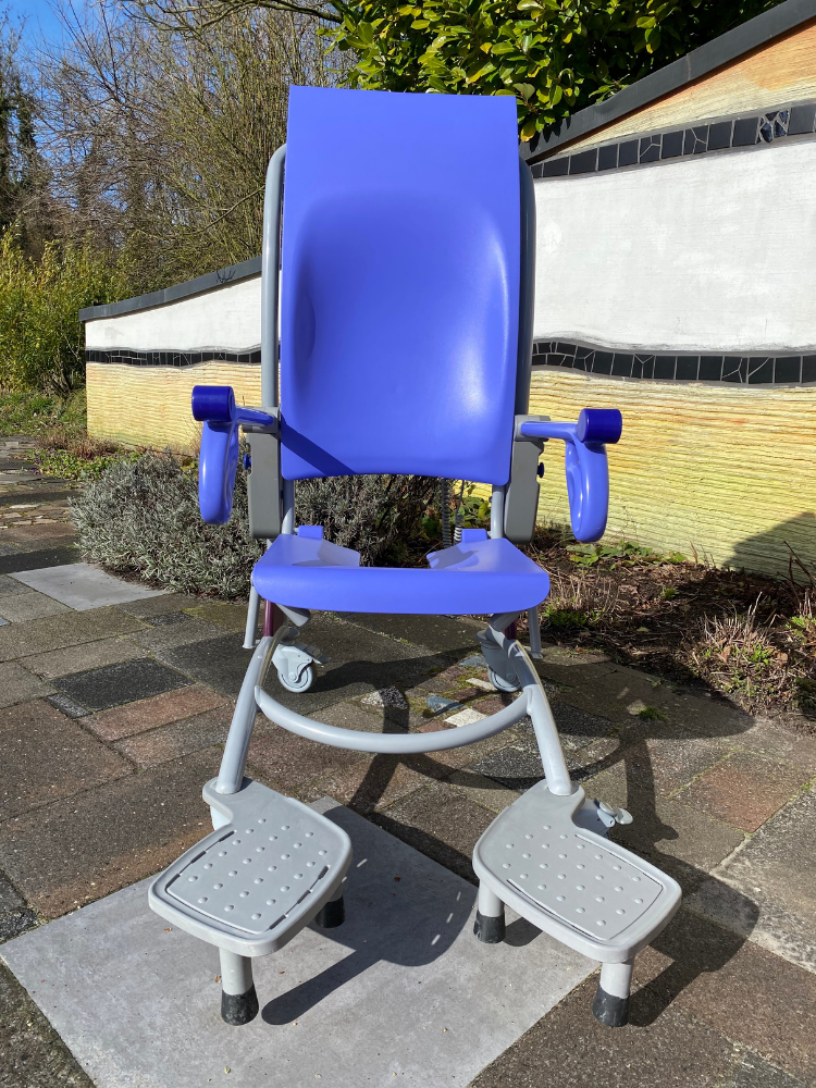 Douchestoel groot.png