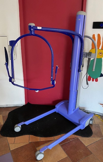 Verrijdbare tillift.jpeg