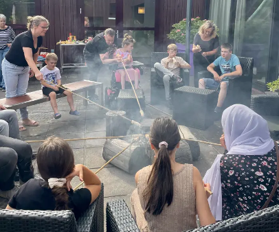 Bak je eigen broodje op kampvuur